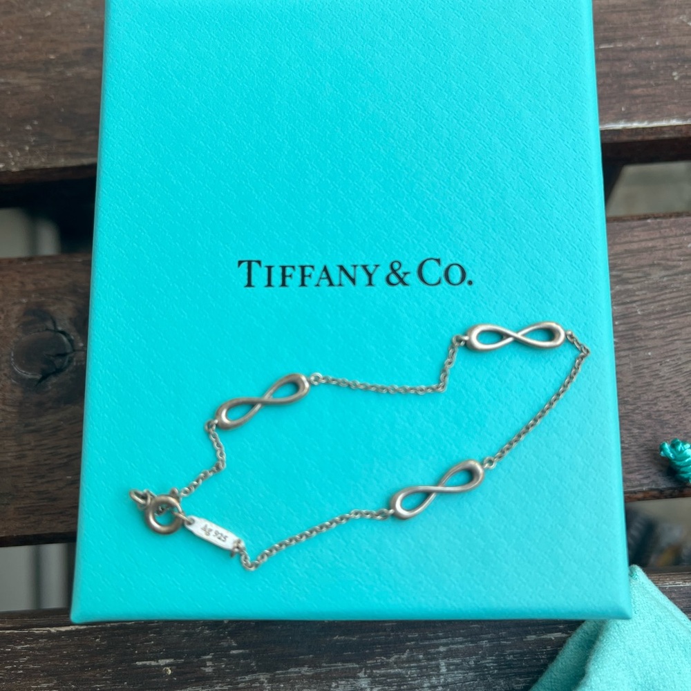 Tiffany & Co. Sterling Silver Endless Infinity Bracelet 6 3/4" with box 1.6g